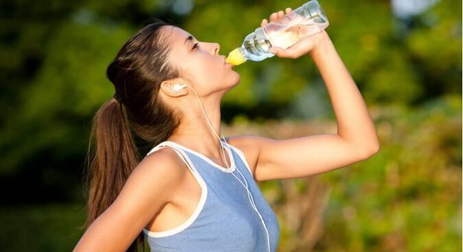 Khoa học chứng minh tại sao uống nhiều nước lại giảm cân