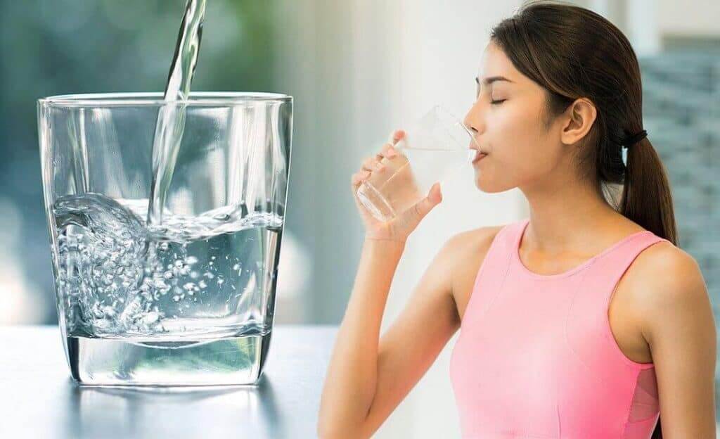Uống nước: Thói quen buổi sáng giảm cân an toàn