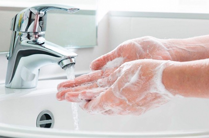 Rửa tay tránh nhiễm trùng  