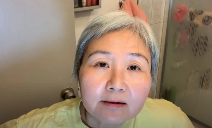 Bà Lily 60 tuổi dùng kem retinol A313 