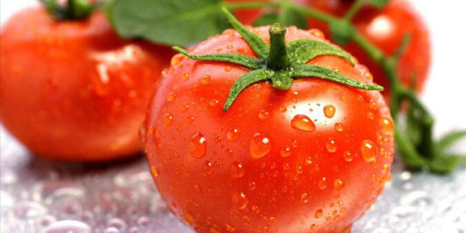 10 cách làm đẹp bằng cà chua cho da trắng sáng, mềm mịn tự nhiên