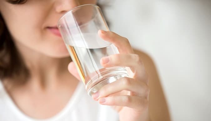Uống nước giúp thúc đẩy trao đổi chất 